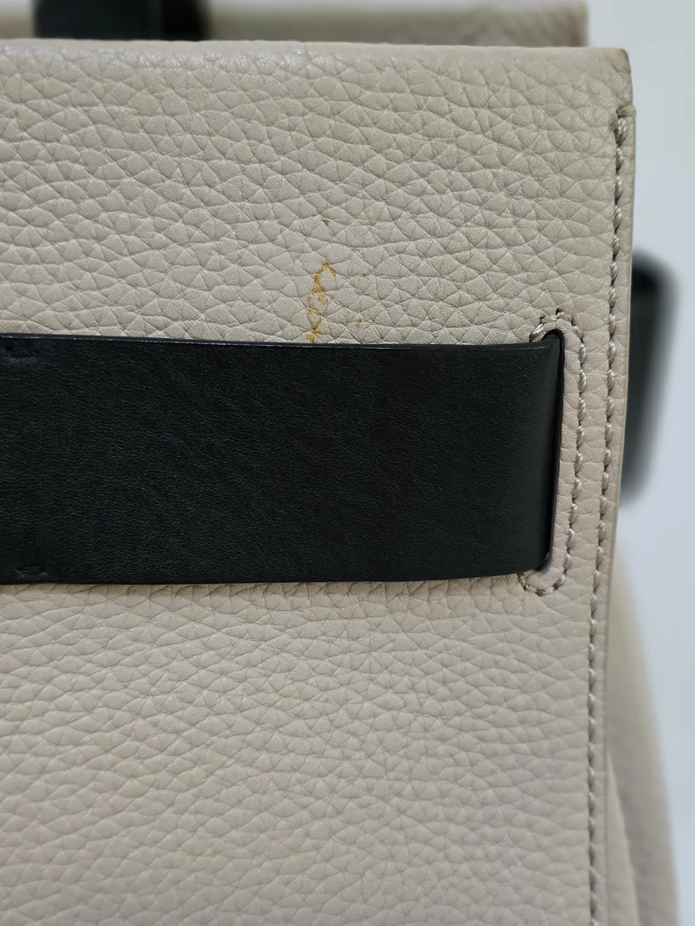 Kate Spade Villabella Avenue Elena Taupe Black Bow Leather Satchel